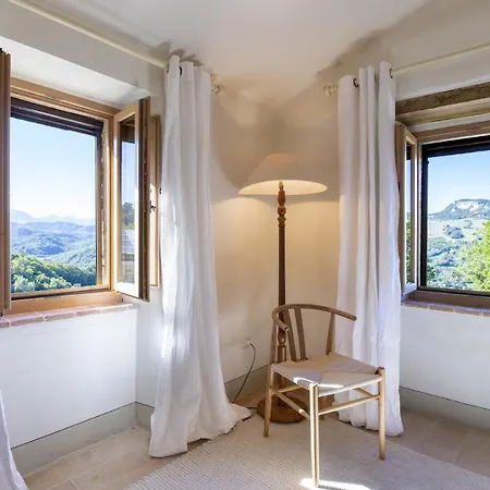 Casale La Cascina 8, Emma Βίλα Force