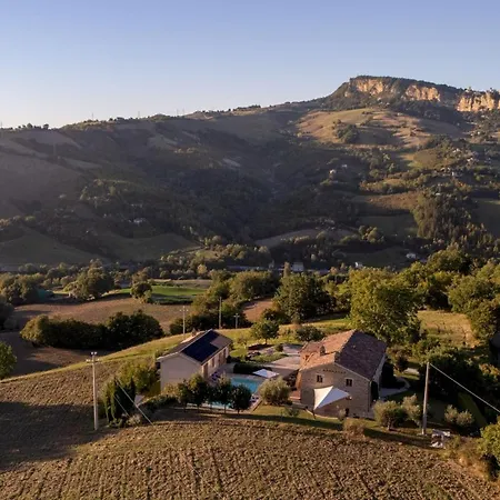 Casale La Cascina 8, Emma Willa