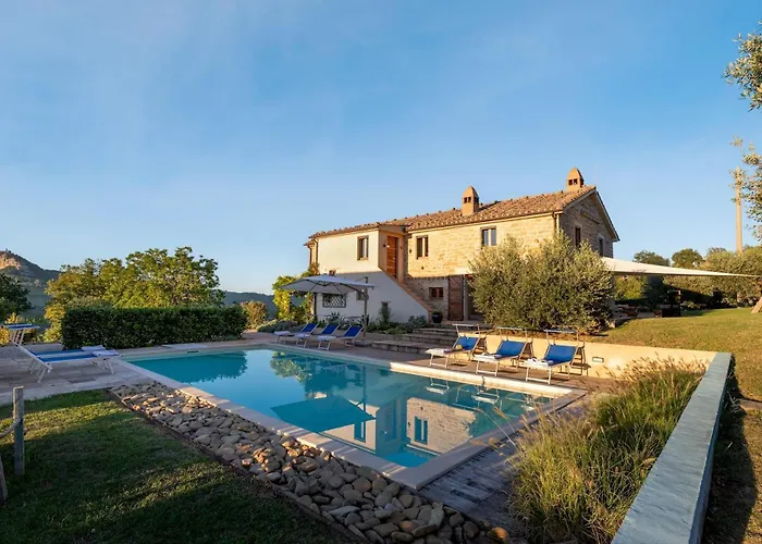 Casale La Cascina 8, Emma Villa *