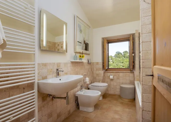 Casale La Cascina 8, Emma Force