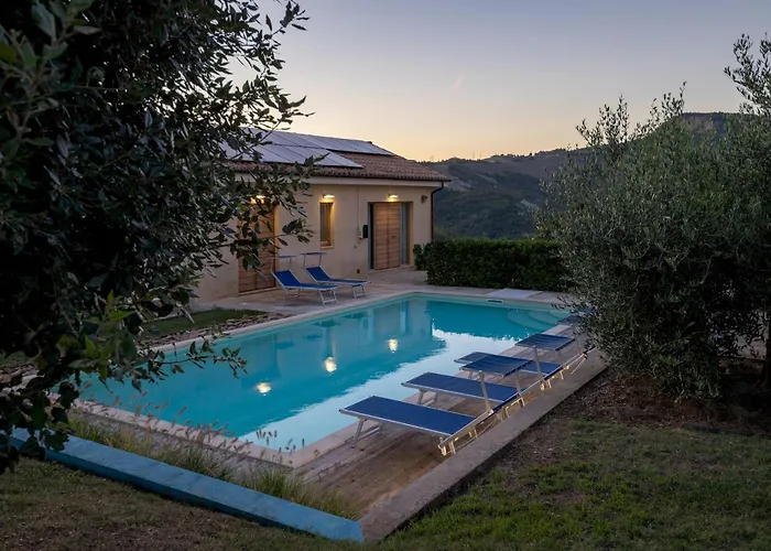 Villa Casale La Cascina 8, Emma