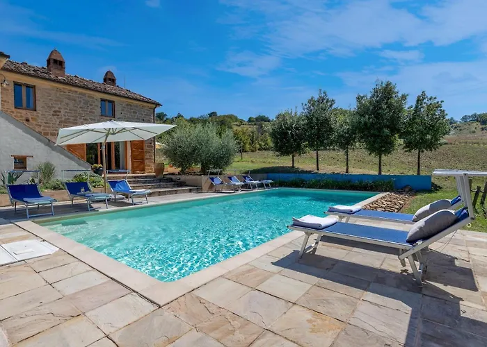 Casale La Cascina 8, Emma Βίλα Force